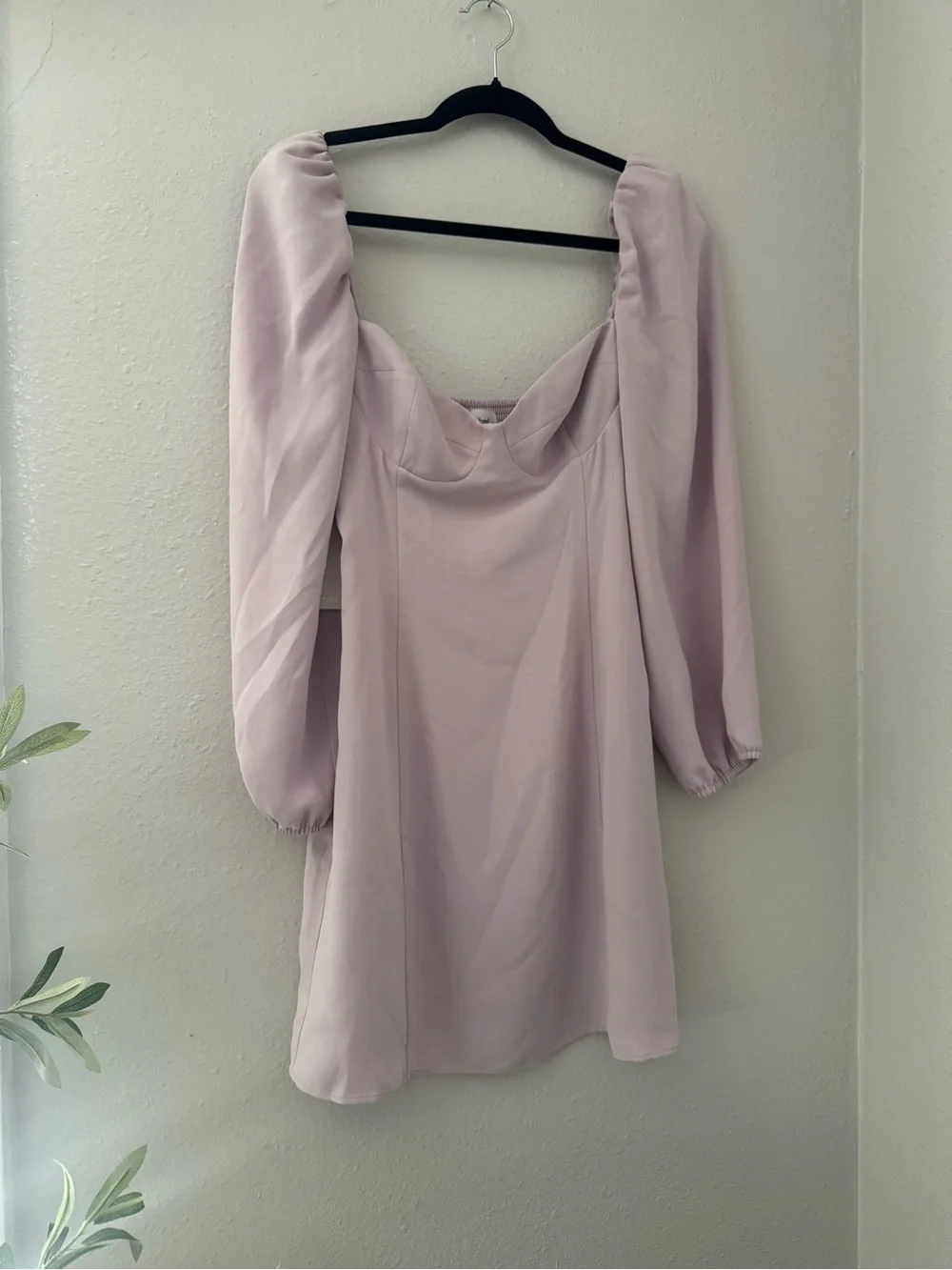 Aritzia Wilfred Novella Dress, featuring a sweetheart bustier neckline